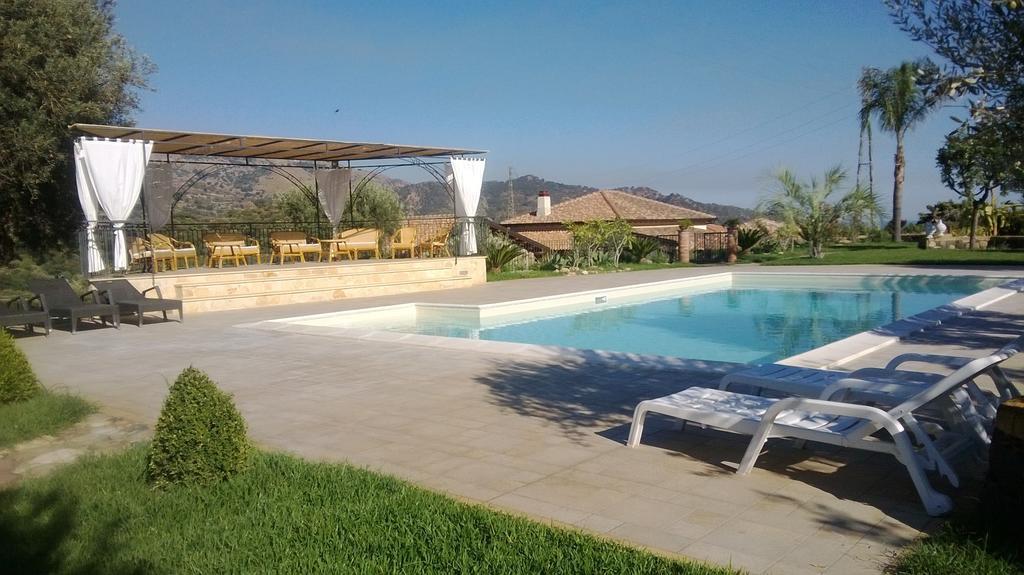 Taormina Villa Ibiscus Alcantara Gaggi Номер фото