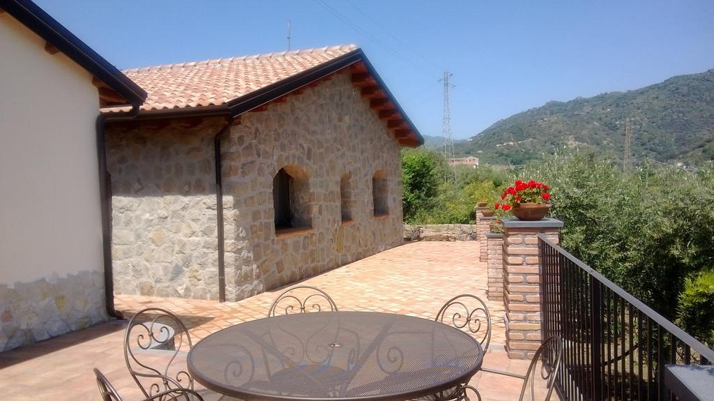 Taormina Villa Ibiscus Alcantara Gaggi Номер фото